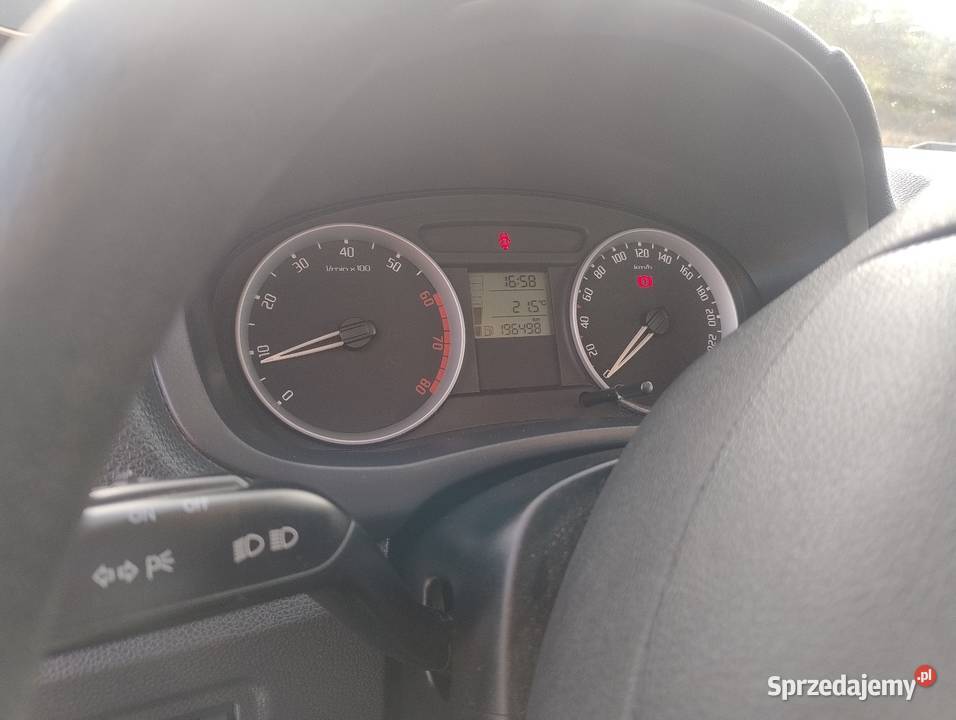 Skoda Fabia II 14 16V MPI Klima Szyber Serwisie Kombi Skaryszew
