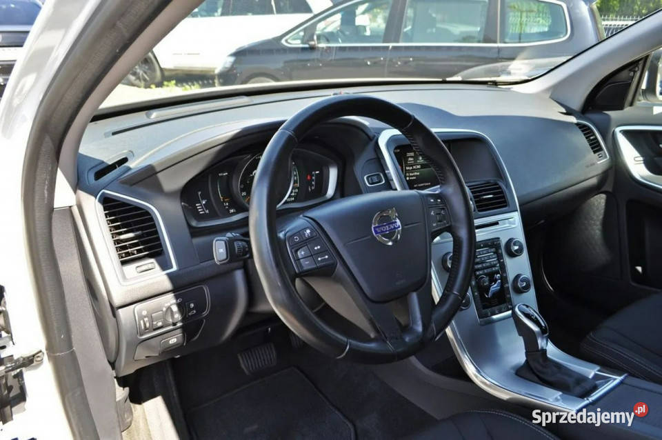 Volvo XC 60 VOLVO XC60 20 D3 150 Salon VAT23 wspomaganie kierownicy mazowieckie Warszawa