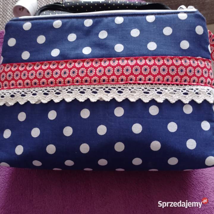 Sprzedam dwie ładne kosmetyczki sprzedam