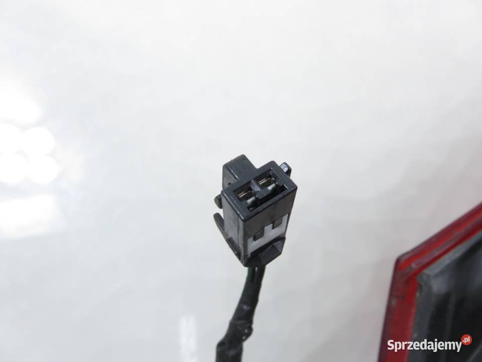 LAMPA PRAWA TYLNA KIA CEED I KOMBI 167610