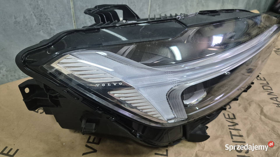 Volvo XC60 II 2 Lift lampa prawa przednia Bielsko-Biała sprzedam