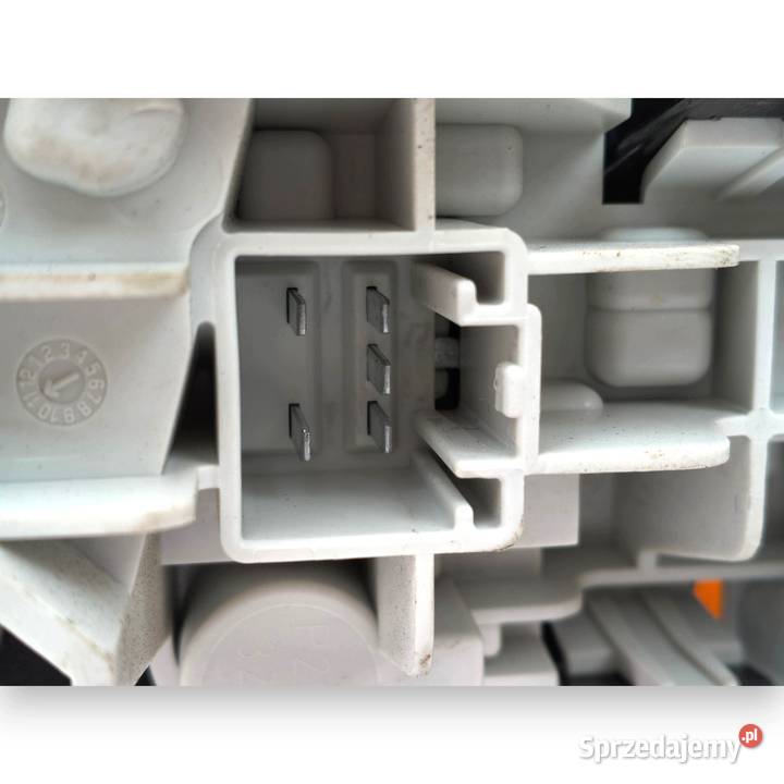 LAMPA PRAWA Volvo V50 I LIFT 20072012 tylna Lampy tylne lubelskie Chełm