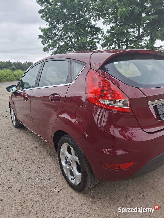 FORD Fiesta mk7 benzyna 125 klimatyzacja Rok produkcji 2008 łódzkie Sieradz