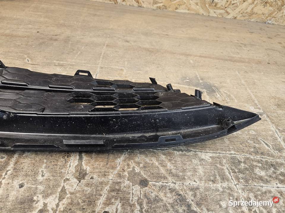 HONDA CIVIC X KRATKA PRAWA ZDERZAKA PRZÓD