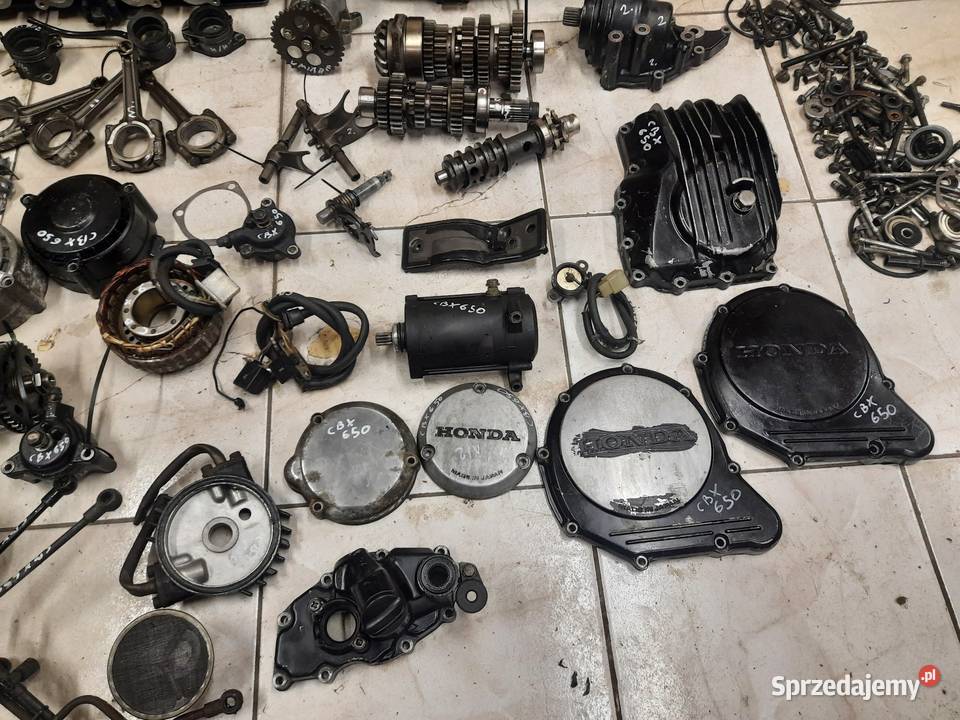 Honda CBX 650 silnik części głowica cylinder