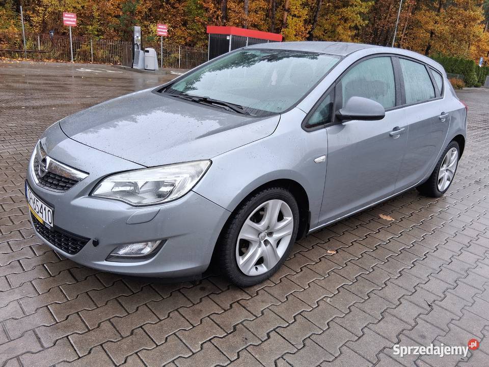 Opel Astra J 2010r 14TBLpg6Biegowy Poniatowa sprzedam