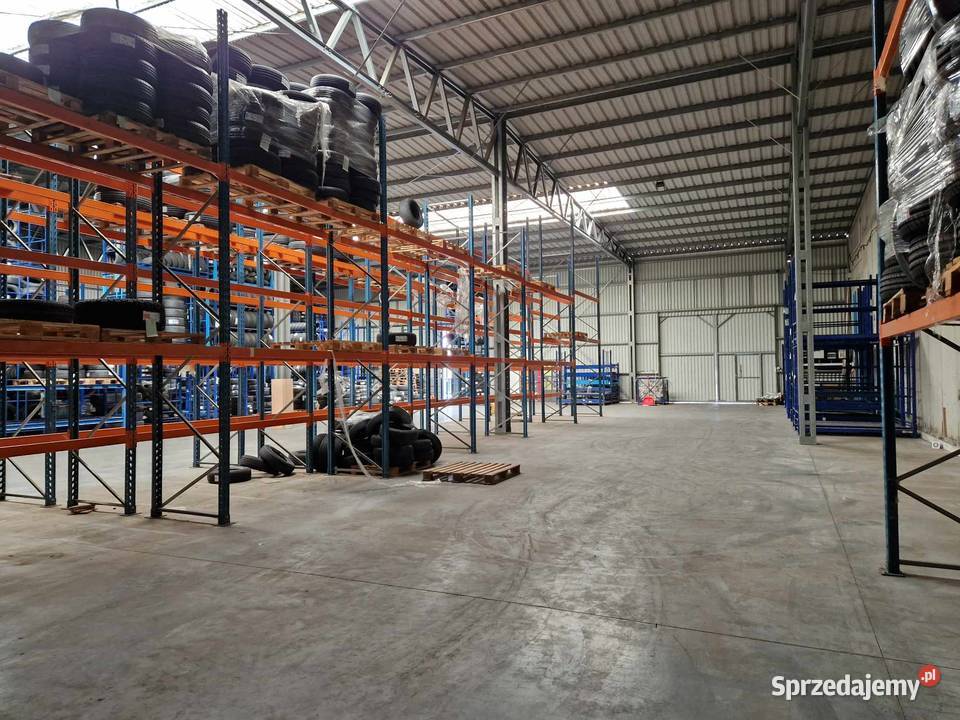 Hala 1000 m2 z regałami Mielec strefy podkarpackie