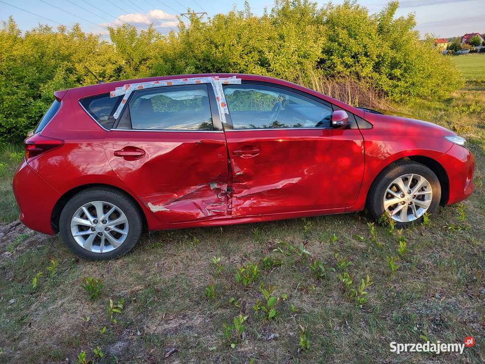 Toyota Auris 13r 16 benzyna Kłobuck sprzedam