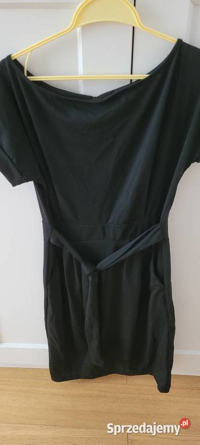 Sukienka sportowa czarna L Rozmiar 40(L) Łomianki