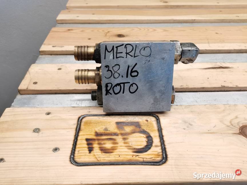 Podstawa filtra oleju Merlo Roto Wilkowo sprzedam