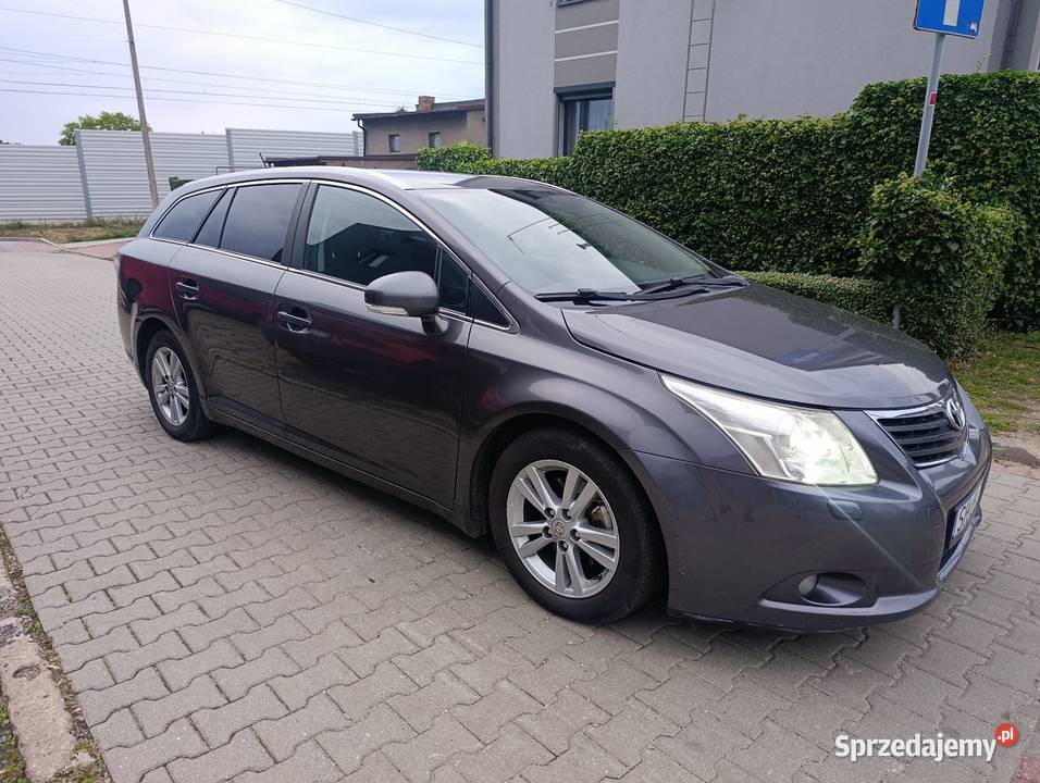 Toyota Avensis polski salon ładny stan lakier metallic Chorzów