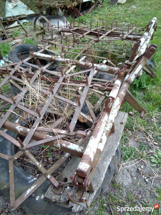 Władimirec T25 z pługami i bronami Piaski