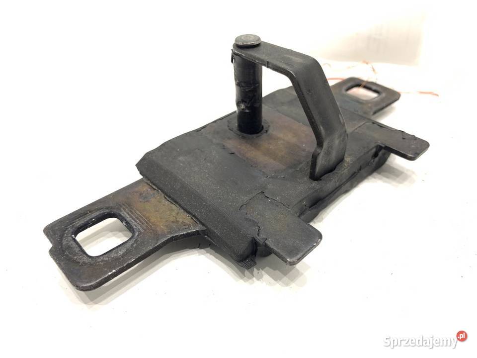 ZAMEK RYGIEL KLAPY TYŁ AUDI A4 B9 Kombi