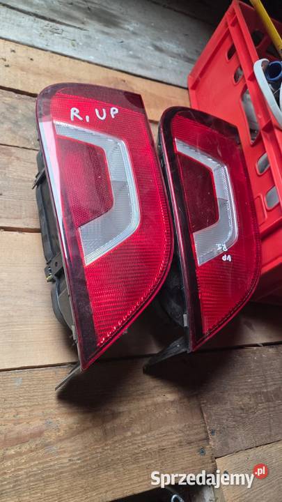 VW UP 5D LAMPA PRAWA TYL Łochowice