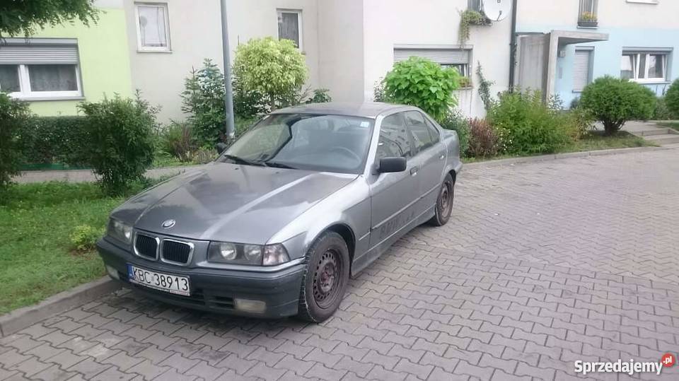 Sprzedam BMW E36 lekko uszkodzone Kraków