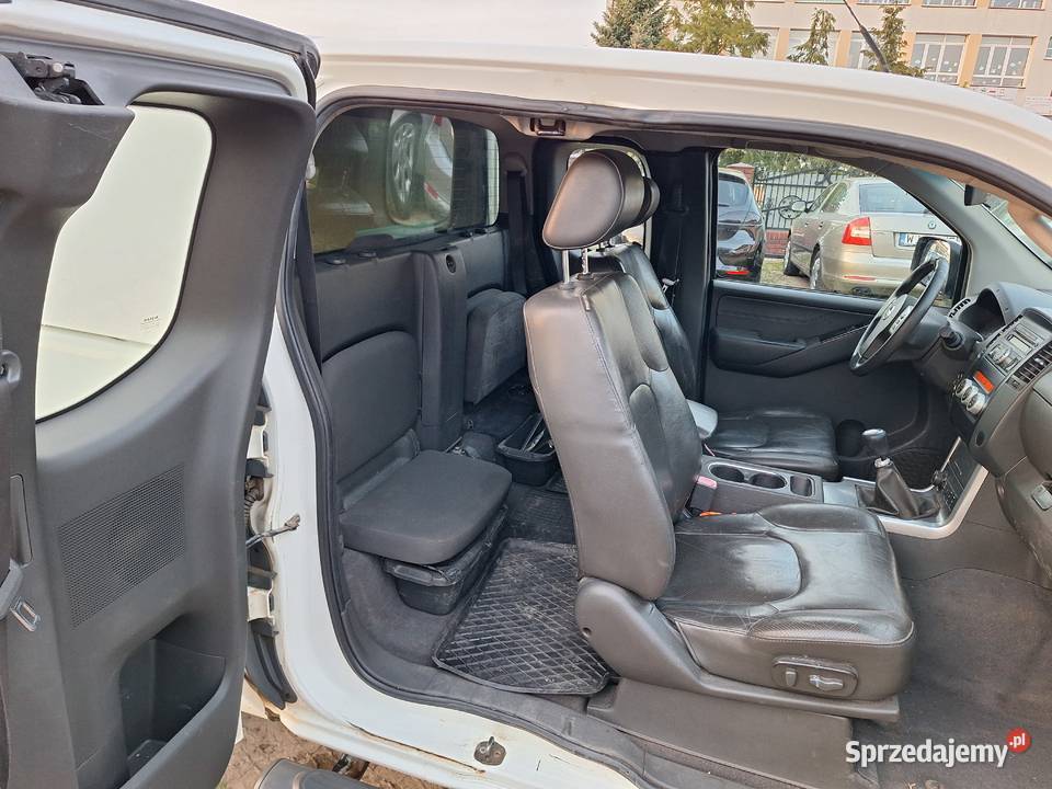 Nissan NAVARA 4X4 25D 2011r 4osobowy Ciechanowiec sprzedam