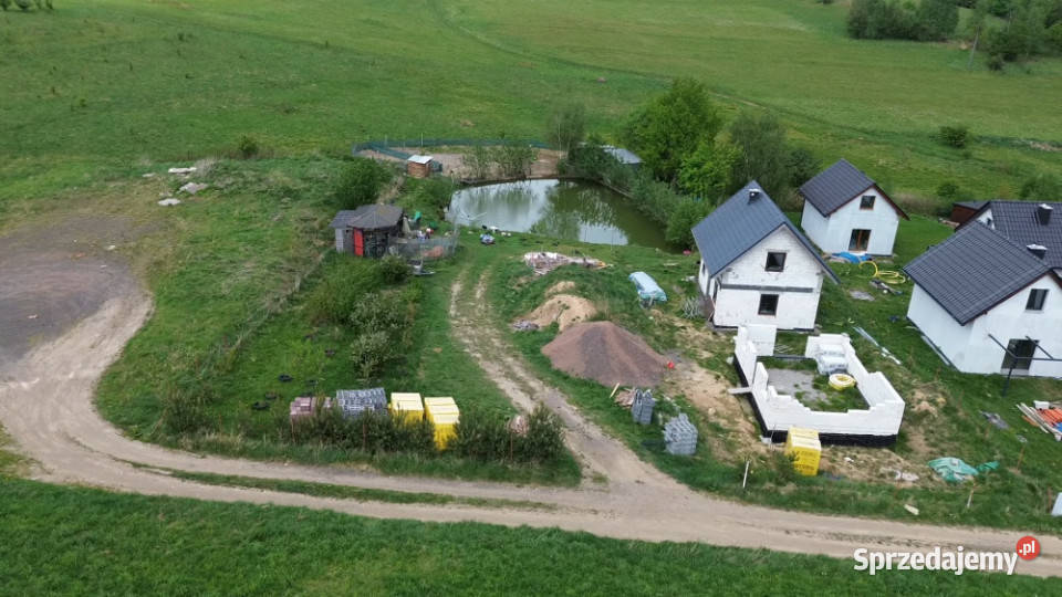 Działka budowlana, 2 domy oraz staw