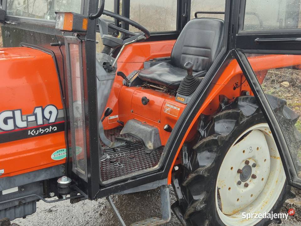 Traktorek KUBOTA GL19D 19 44 Pług 150 Skrzynia biegów Manualna Małuszyn sprzedam