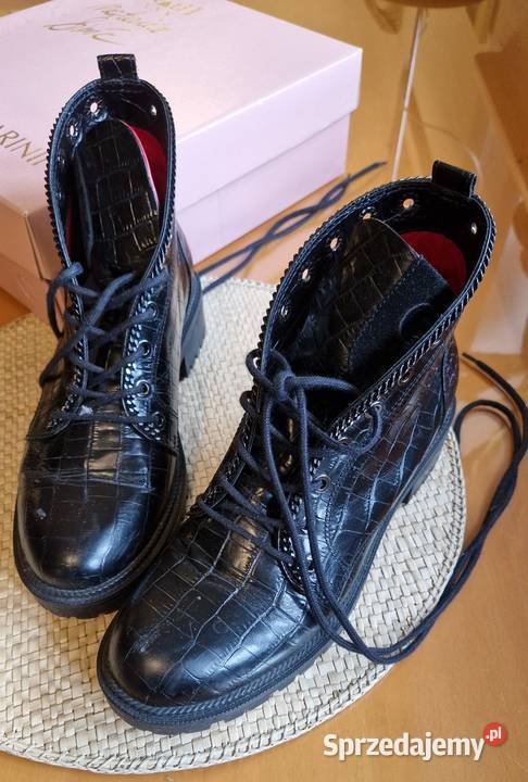 Botki damskie Carinii sznurowane wysokie stan b