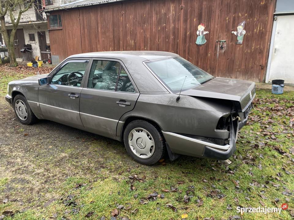 Mercedes 124 uszkodzony 113KM Szydłowiec