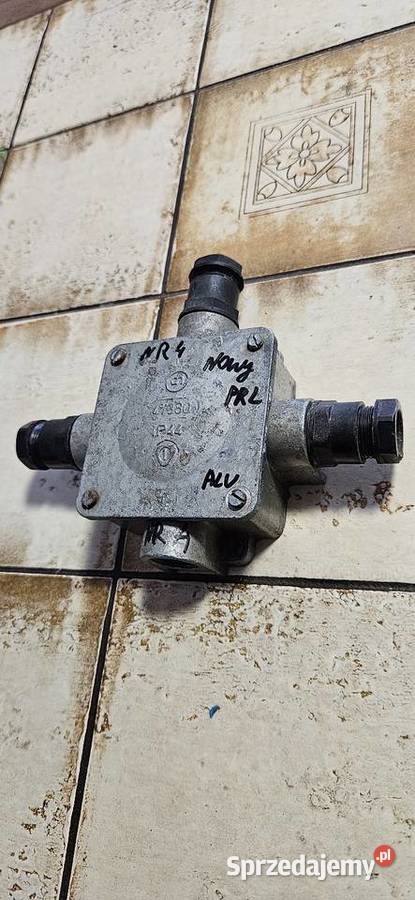 Lata 70 teAluminiumOdgałęźnik instalacyjnyrozeta Barlinek