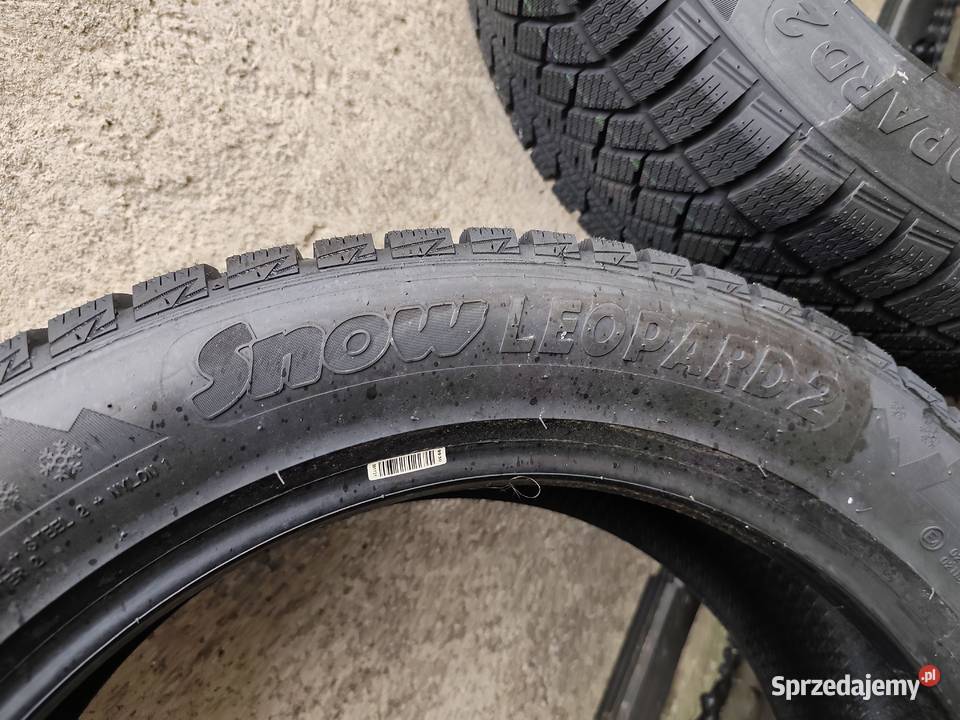 Nowe opony zimowe 22555R19
