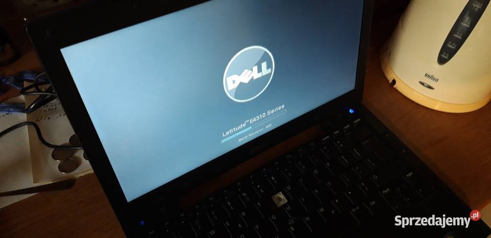 Laptop Dell Latitude E4310 na zdjęciach