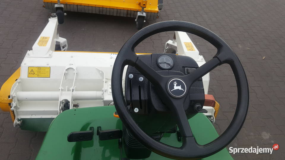 Profesjonalny sprzęt koszący John Deere 4x4 z łódzkie Kobiele Wielkie