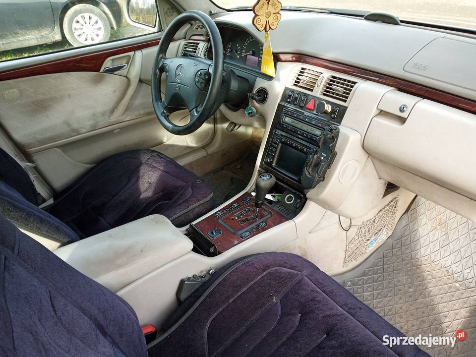 Mercedes E klasa W 210 22 CDI autmatczna automatyczna dolnośląskie Jelenia Góra