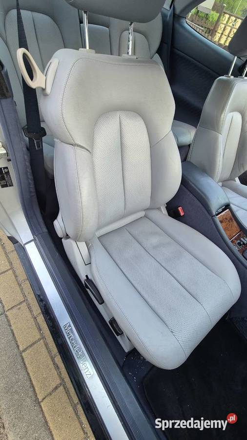 MercedesBenz CLK 200 20 136 Coupe srebrny mały 200