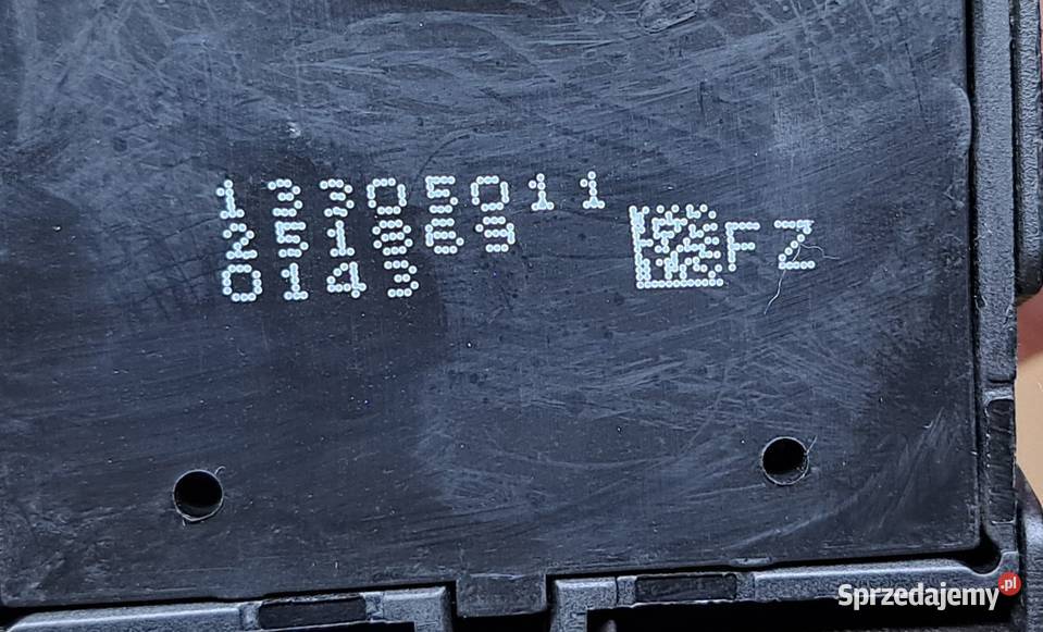 PANEL PRZEŁĄCZNIK SZYB OPEL ASTRA IV J 13305011 Mielęcin