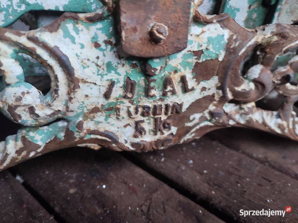 Przedwojenne żeliwne wagi szalkowe