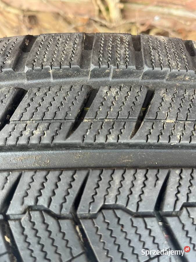 Zimowe opony 2356016 stan idealny Borówki