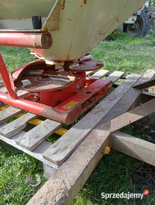 Sprzedam rozsiewacz RAU Kometa ZS600N Rozsiewacze nawozów dolnośląskie Ziębice