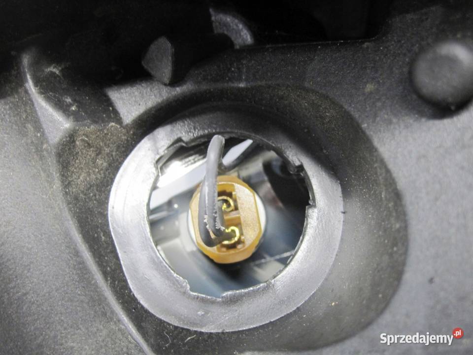 MERCEDES C KLASA S204 W204 10r Lampa prawy przód osobowe Lampy przednie Kielce