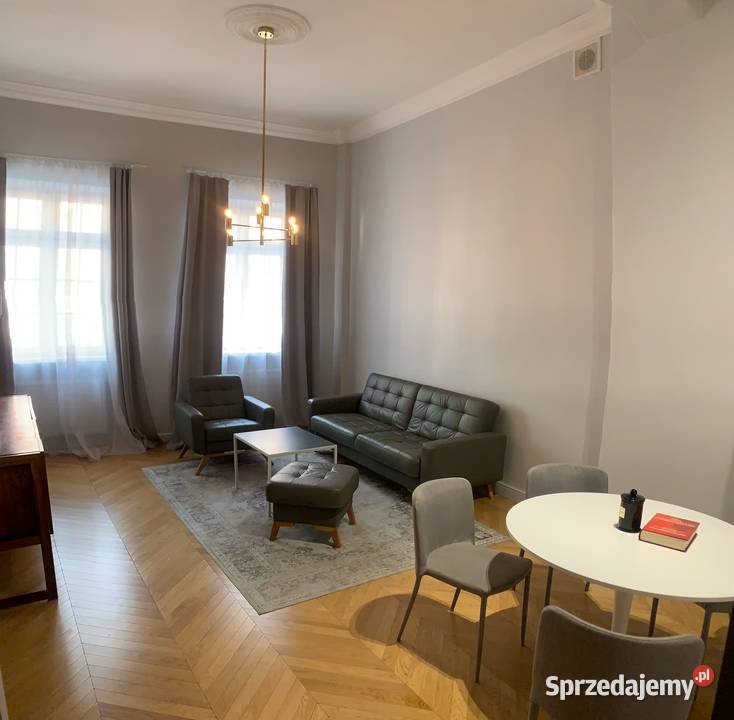 APARTAMENTMENT w kamienicy z widokiem na Ratusz Wrocław