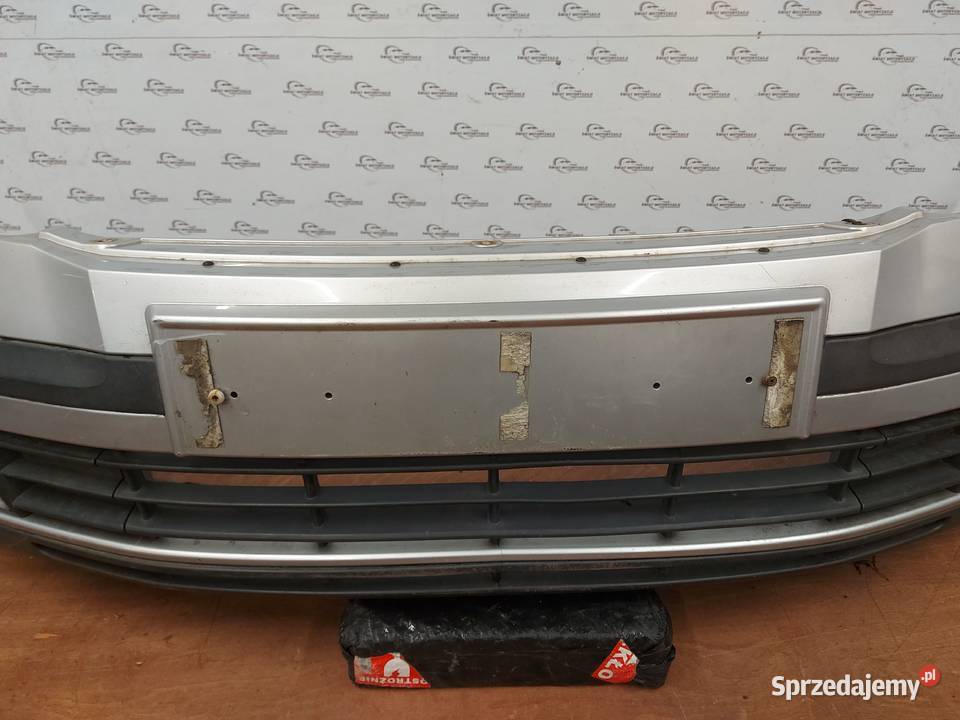 OCTAVIA II zderzak przód 1Z0807221 osobowe świętokrzyskie