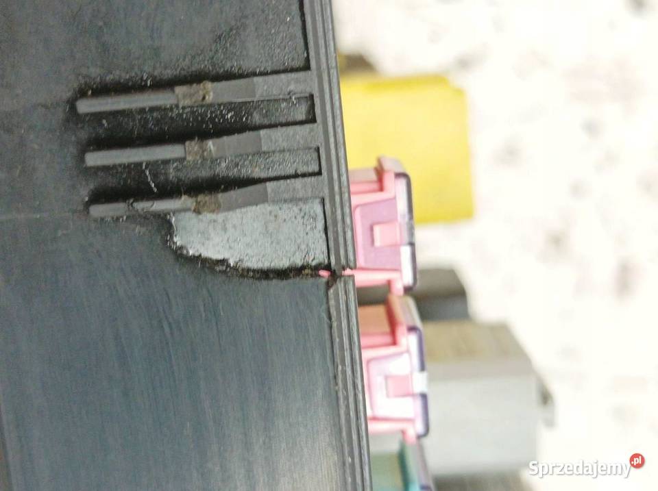 SKRZYNKA BSI 13191127 015349211 Opel Astra III