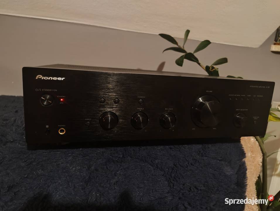 Wzmacniacz Pioneer a 30 k z pilotem