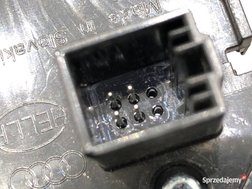 LAMPA SUFITOWA AUDI Q8 5Q0951177 SUV WNĘTRZA