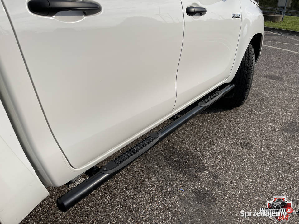 Orurowanie boczne TOYOTA HILUX rury progi Pasłęk