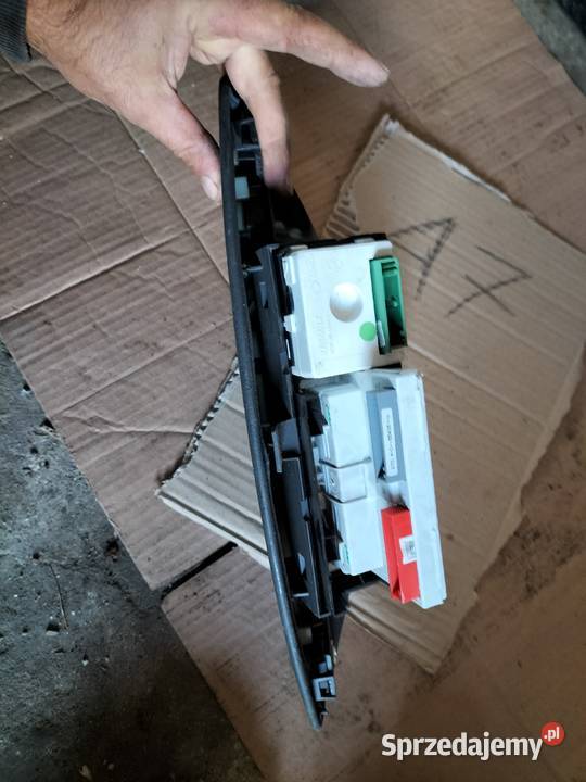 WYŚWIETLACZ RADIA Laguna II 2 P8200002604 Kamień-Kolonia sprzedam