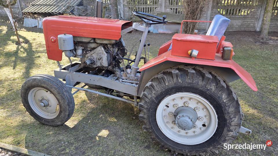 Traktorek SAM z podnośnikiem ES15 Sędziszów