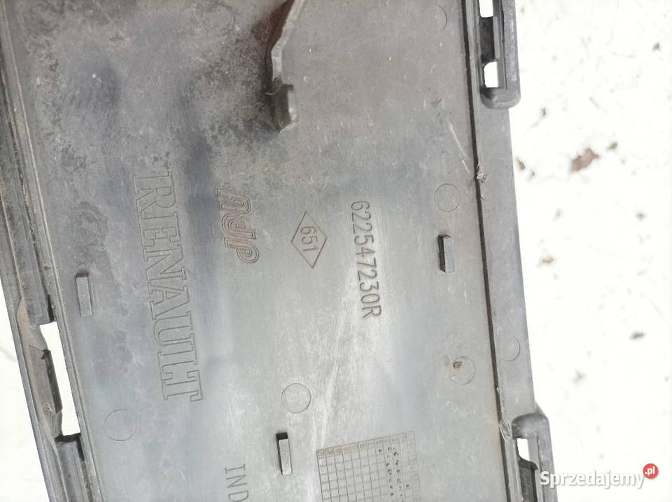 KRATKA ZDERZAKA ŚRODKOWA DOLNA 622547230R