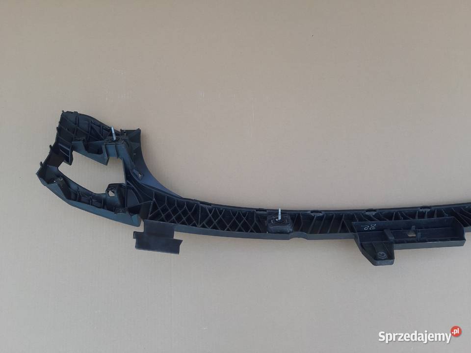 AUDI Q3 SPORTBACK ŚLIZG ZDERZAKA TYŁ ŚRODKOWY zderzaki Karoseria Trzciel