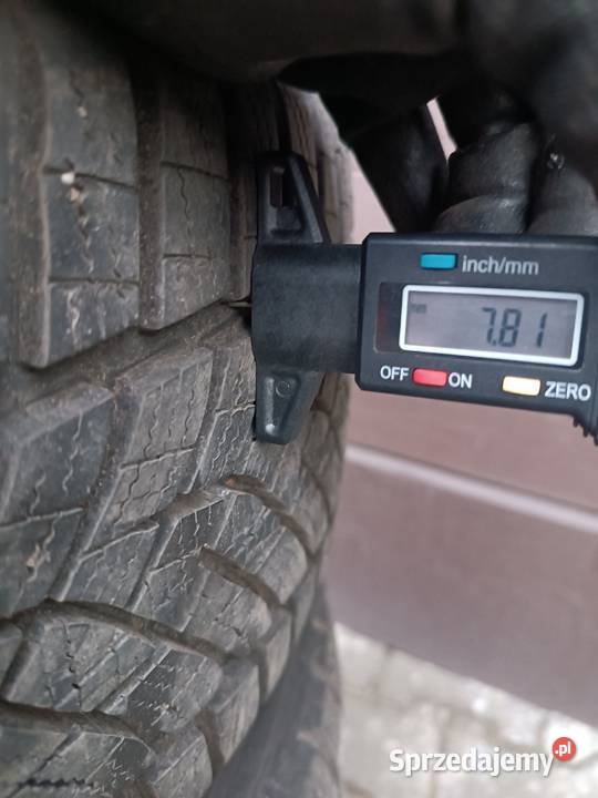 Opony zimowe Goodyear Ultra Grip 215 45 17 Katowice sprzedam