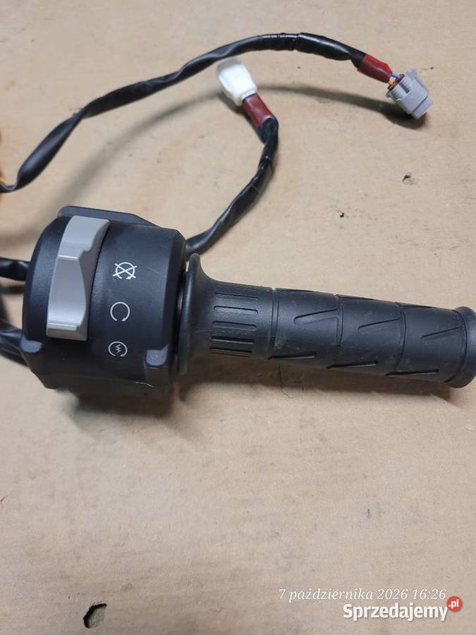 KAWASAKI Z900 Z 900 24 OEM PRZEŁĄCZNIK PRAWY Nowy Tomyśl sprzedam