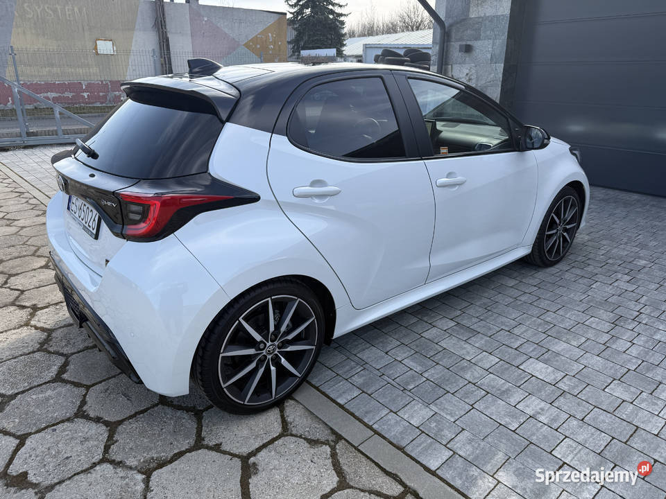 Toyota Yaris Hybrid 15 GR Sport Salon Polska łódzkie Skierniewice