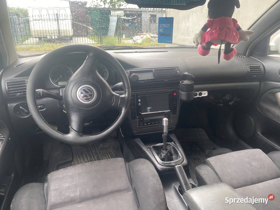 Passat b5 2002r polift 19d 135 6skrzynia Kowróz