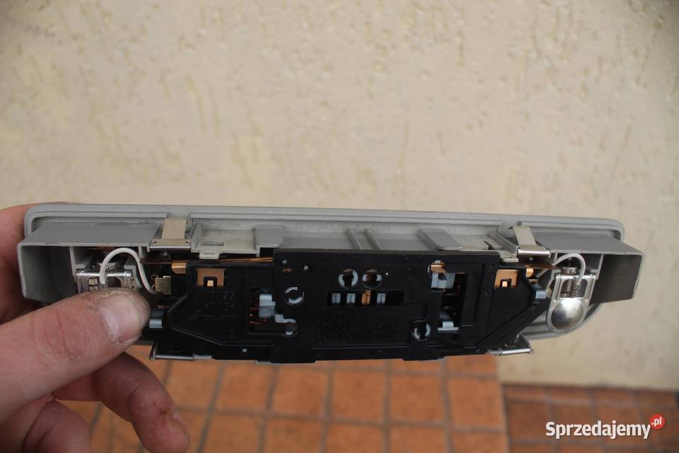 LAMPKA PODSUFITKI AUDI A4 B6 8E0947111A sprzedam